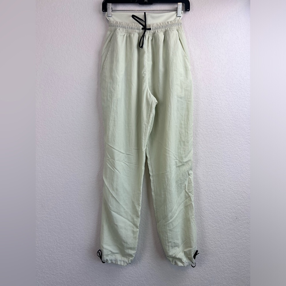 Gymshark City Joggers in Light Green Size Small